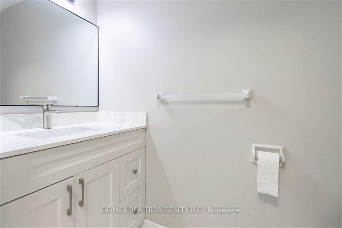 Photo 9 of 513 Labrador Drive, Oshawa, Donevan — HOMEH