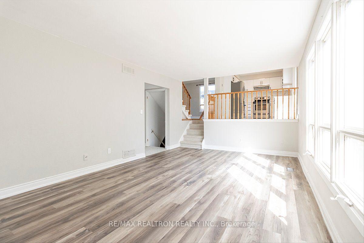Photo 15 of 513 Labrador Drive, Oshawa, Donevan — HOMEH