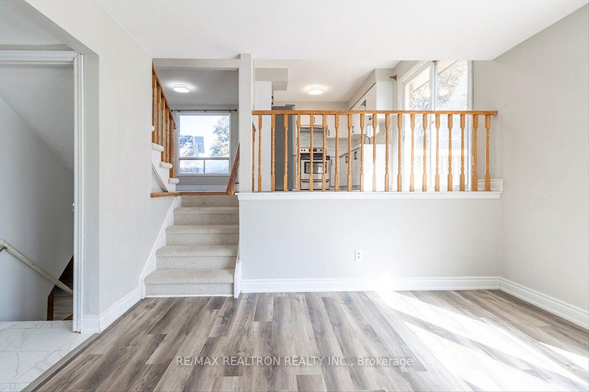 Photo 18 of 513 Labrador Drive, Oshawa, Donevan — HOMEH