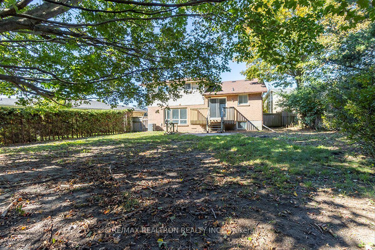 Photo 41 of 513 Labrador Drive, Oshawa, Donevan — HOMEH