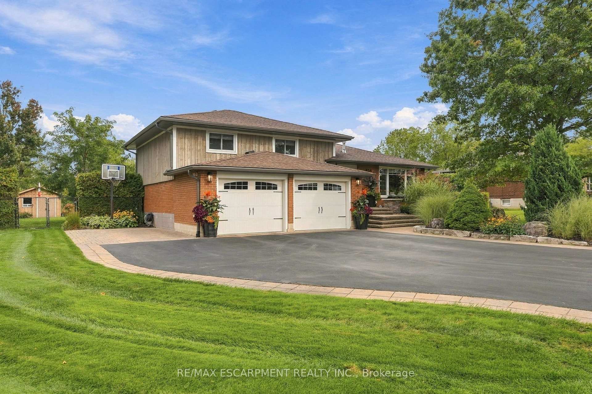 Photo 2 of 826 Millgrove Side Road, Hamilton, Rural Flamborough — HOMEH