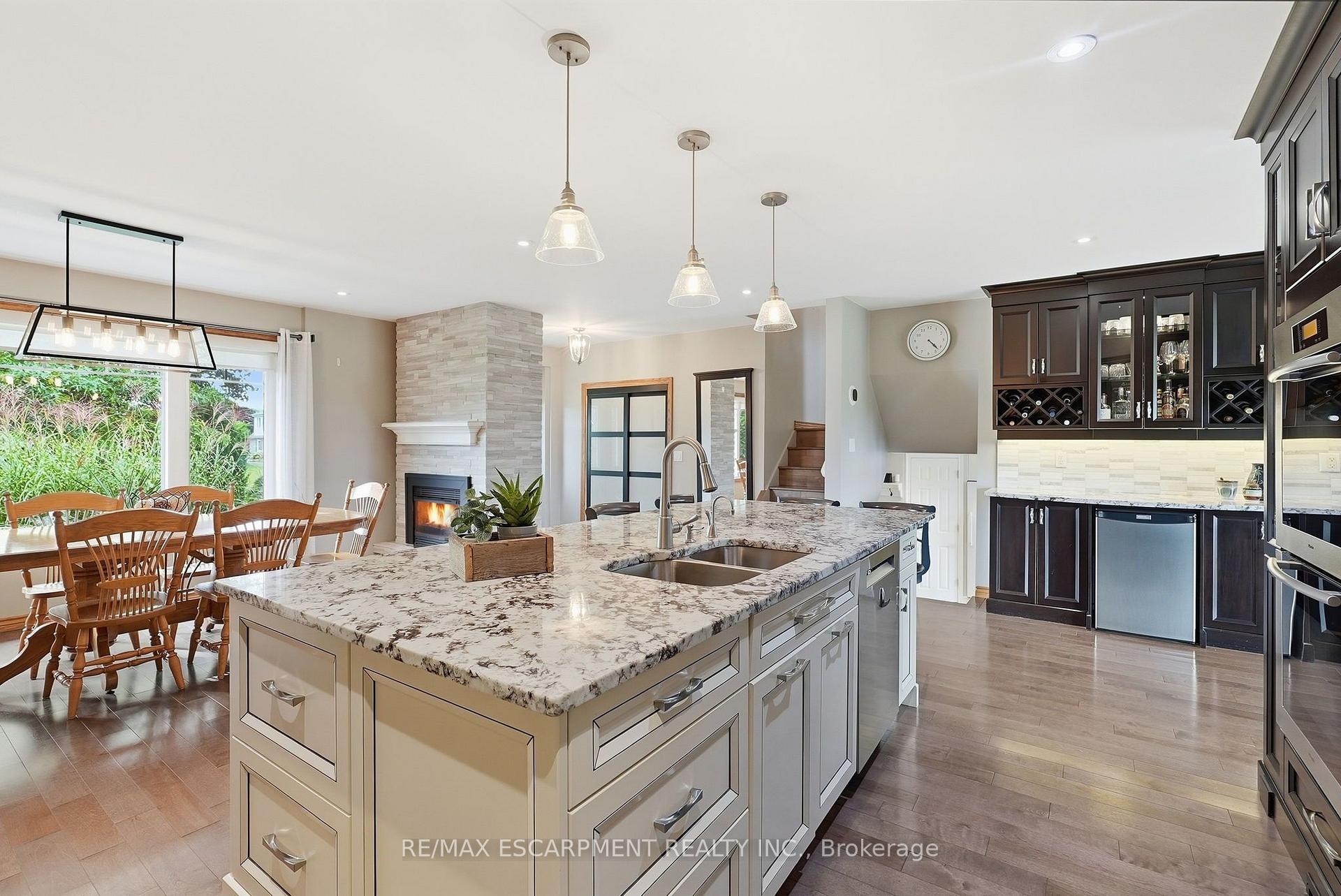 Photo 11 of 826 Millgrove Side Road, Hamilton, Rural Flamborough — HOMEH