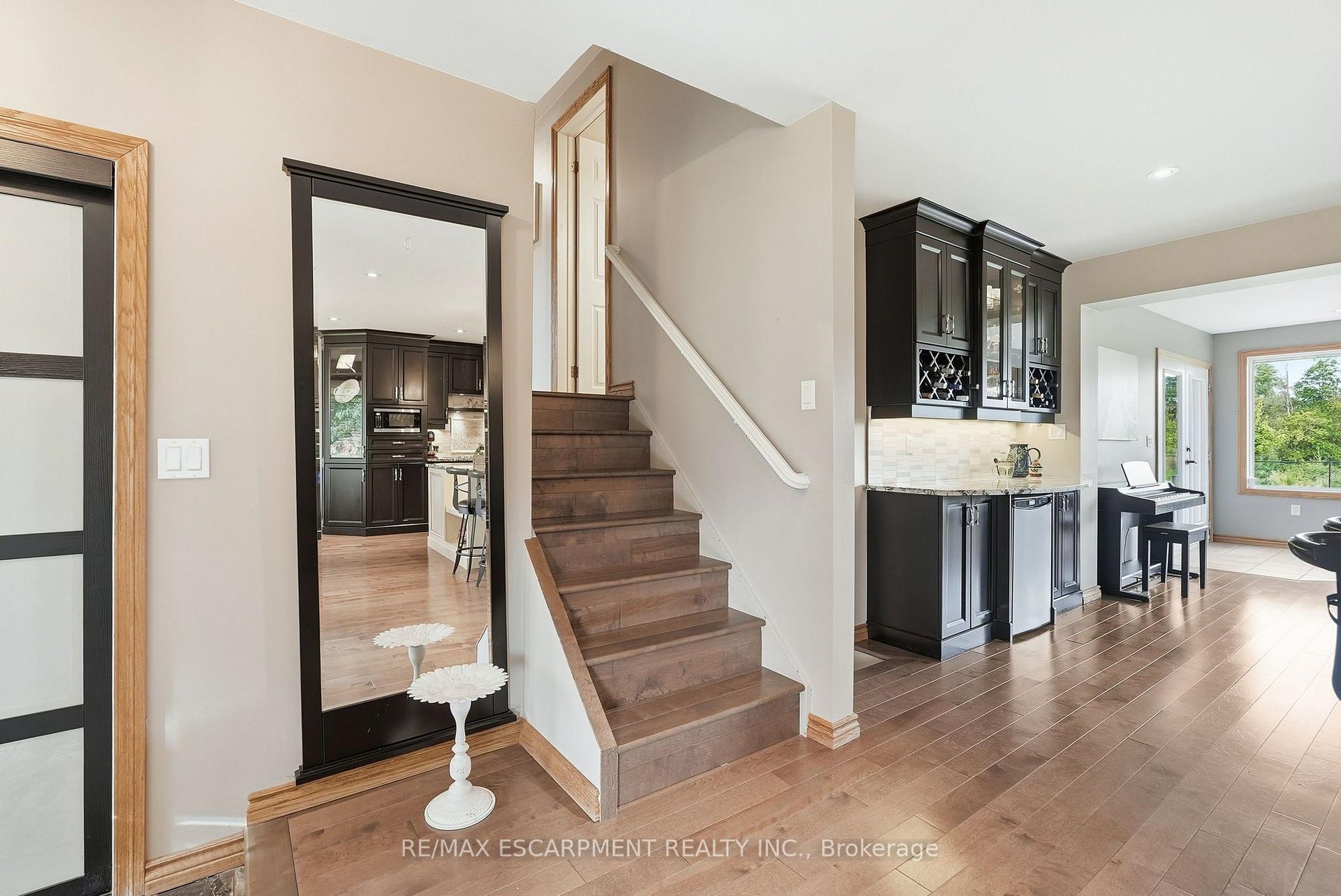 Photo 19 of 826 Millgrove Side Road, Hamilton, Rural Flamborough — HOMEH