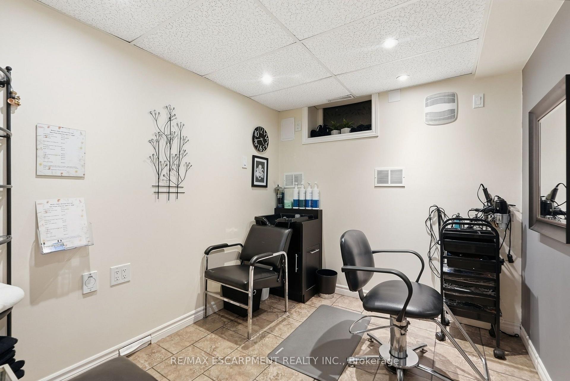 Photo 35 of 826 Millgrove Side Road, Hamilton, Rural Flamborough — HOMEH