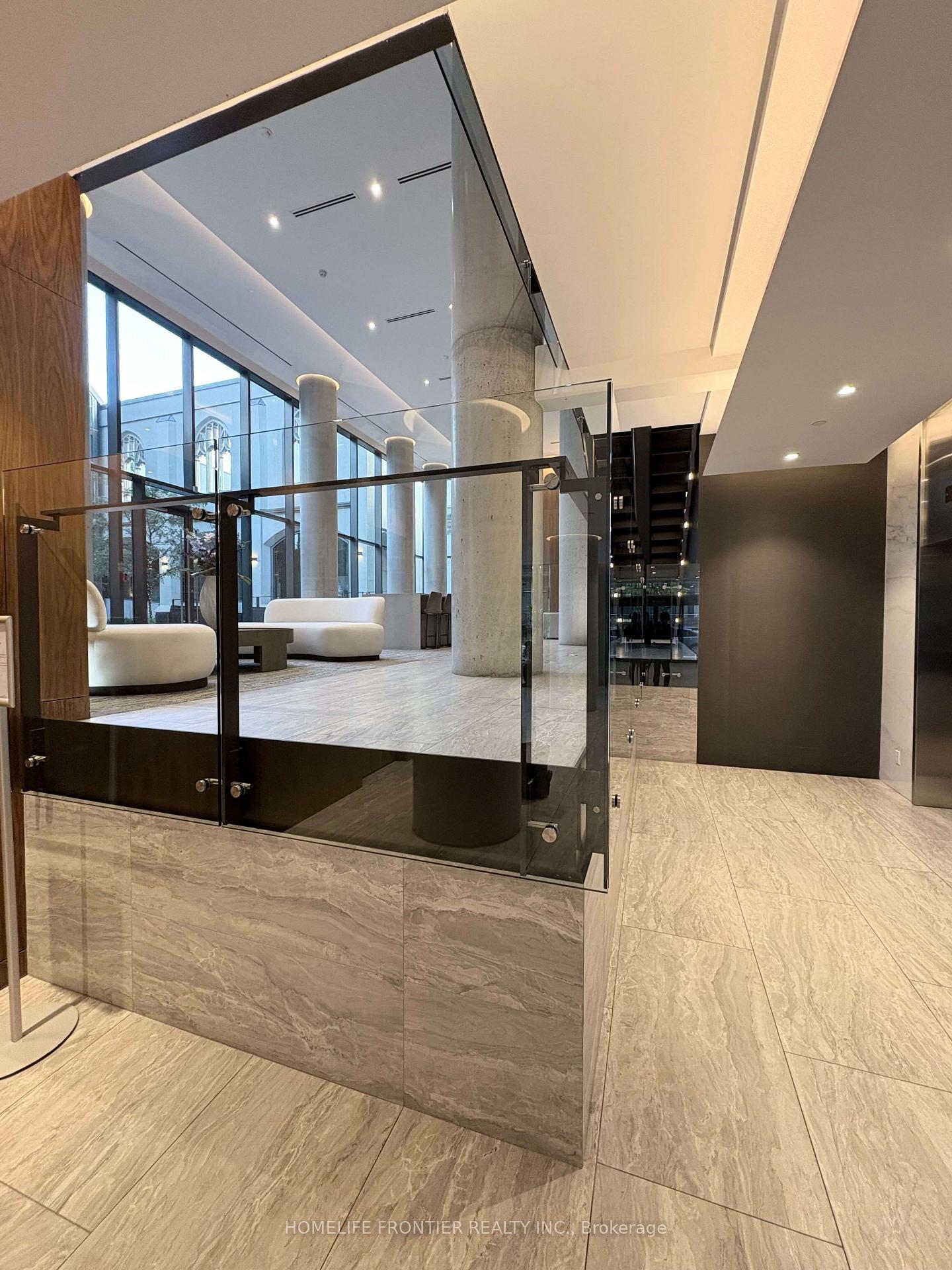 Photo 7 of Unit 1805, 99 Foxbar Road, Toronto, Yonge-St. Clair — HOMEH
