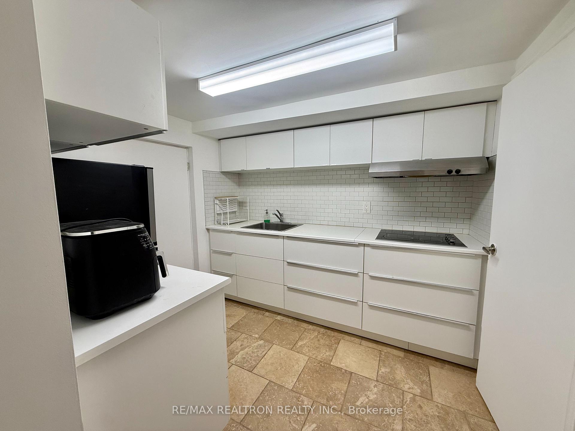Photo 7 of Unit Basement, 41 Brixham Terrace, North York, Downsview-Roding-CFB — HOMEH