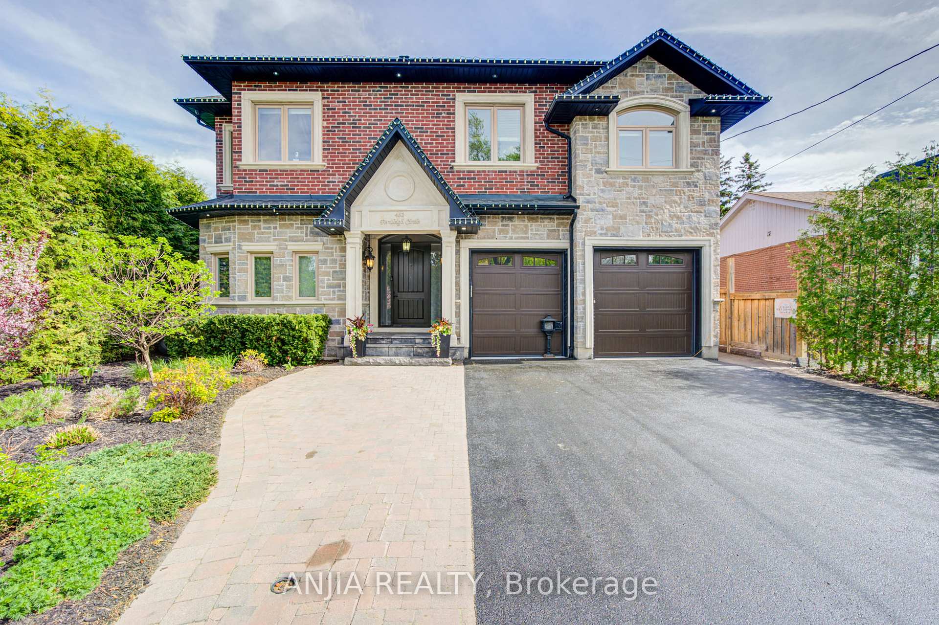 Photo of 452 Fernleigh Circle S