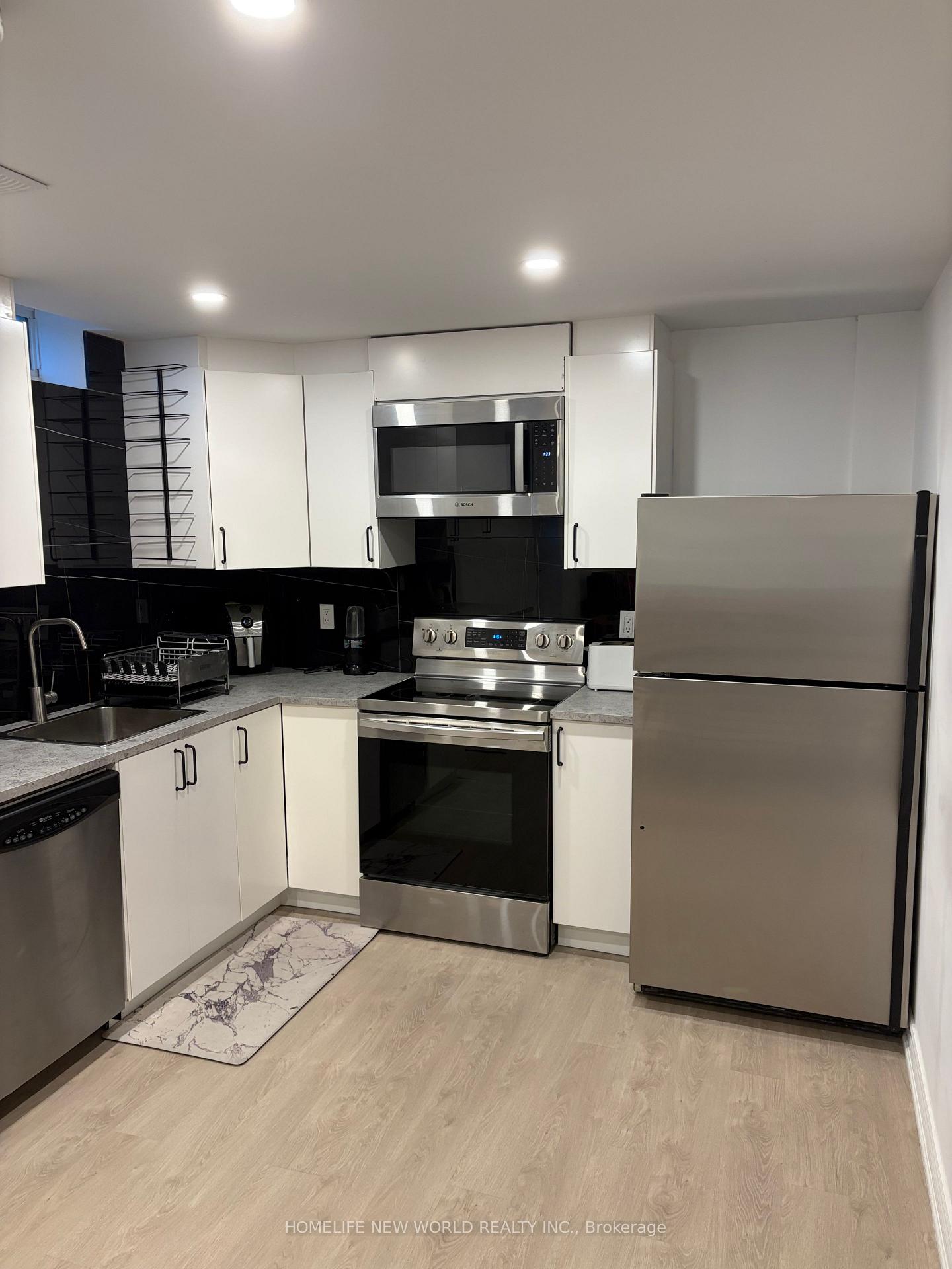 Photo 9 of Unit Basement, 35 Ashfield Drive, Richmond Hill, Oak Ridges Lake Wilcox — HOMEH