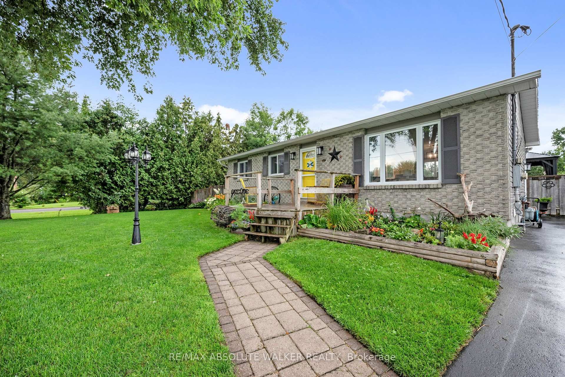 Photo 2 of 331 Wolfe Crescent, Clarence-Rockland, Clarence/Rockland Twp — HOMEH