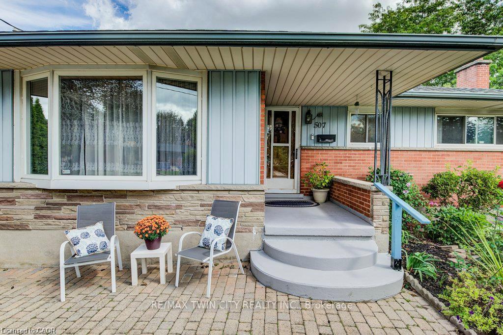 Photo 4 of 507 Manchester Road, Kitchener, Heritage Park - Kitchener — HOMEH