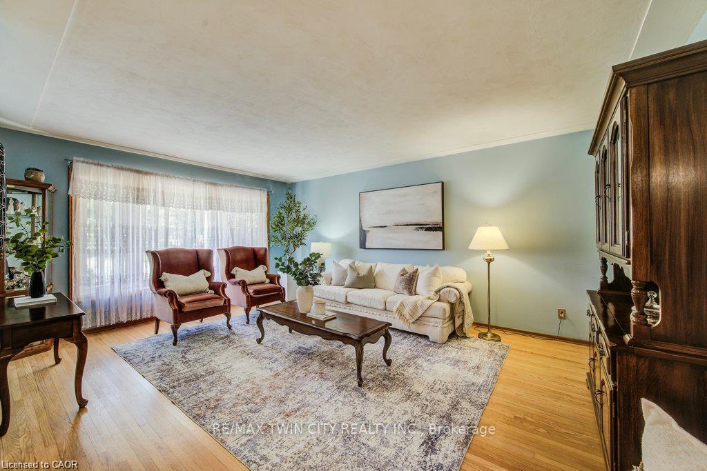 Photo 6 of 507 Manchester Road, Kitchener, Heritage Park - Kitchener — HOMEH