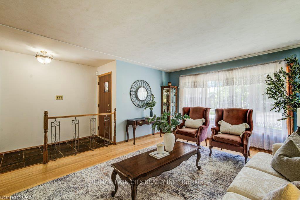 Photo 7 of 507 Manchester Road, Kitchener, Heritage Park - Kitchener — HOMEH