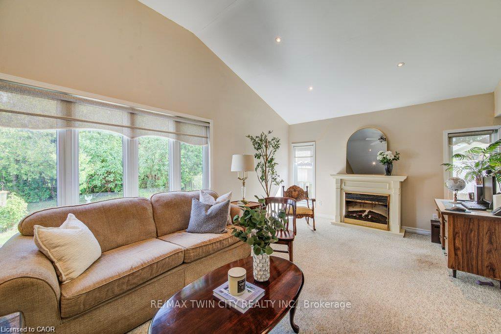 Photo 15 of 507 Manchester Road, Kitchener, Heritage Park - Kitchener — HOMEH