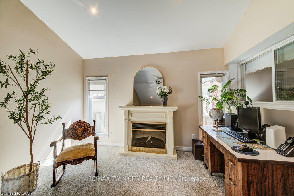 Photo 16 of 507 Manchester Road, Kitchener, Heritage Park - Kitchener — HOMEH