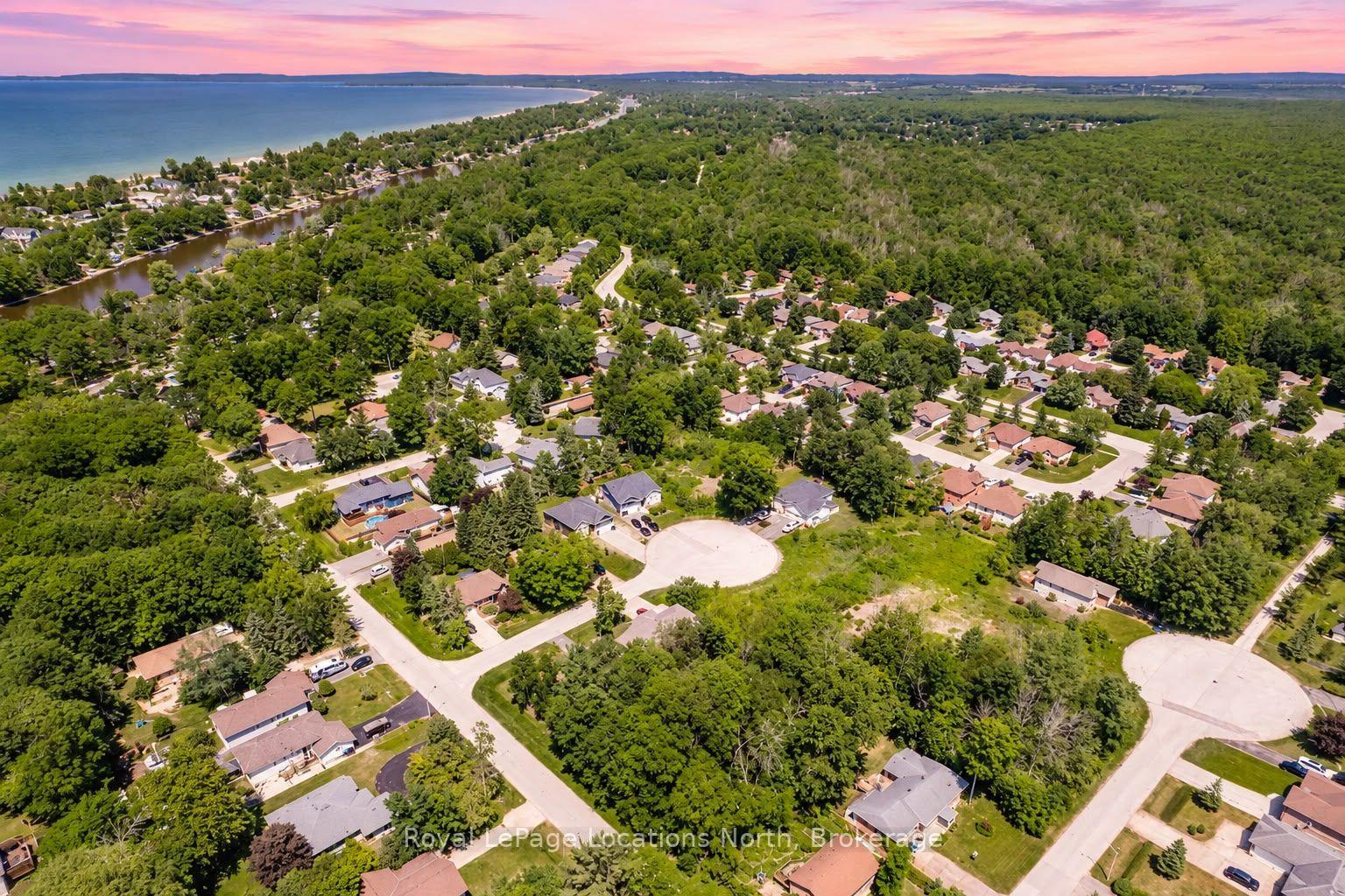 Photo 2 of 79 Smallman Drive, Wasaga Beach — HOMEH