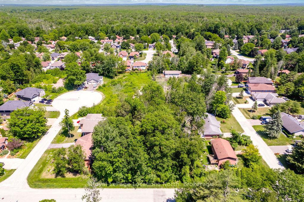 Photo 5 of 79 Smallman Drive, Wasaga Beach — HOMEH