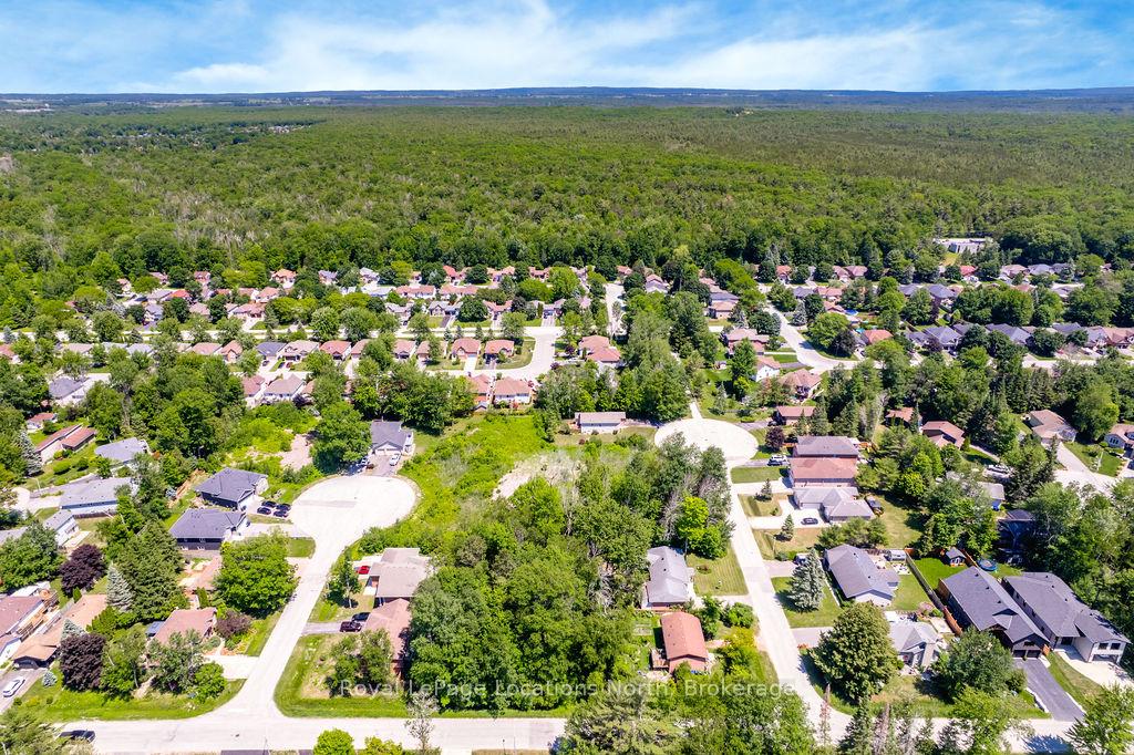Photo 6 of 79 Smallman Drive, Wasaga Beach — HOMEH