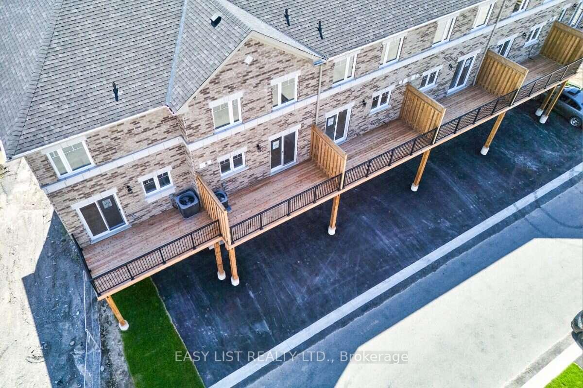 Photo 4 of 71 Addyman Crescent, Clarington, Newcastle — HOMEH