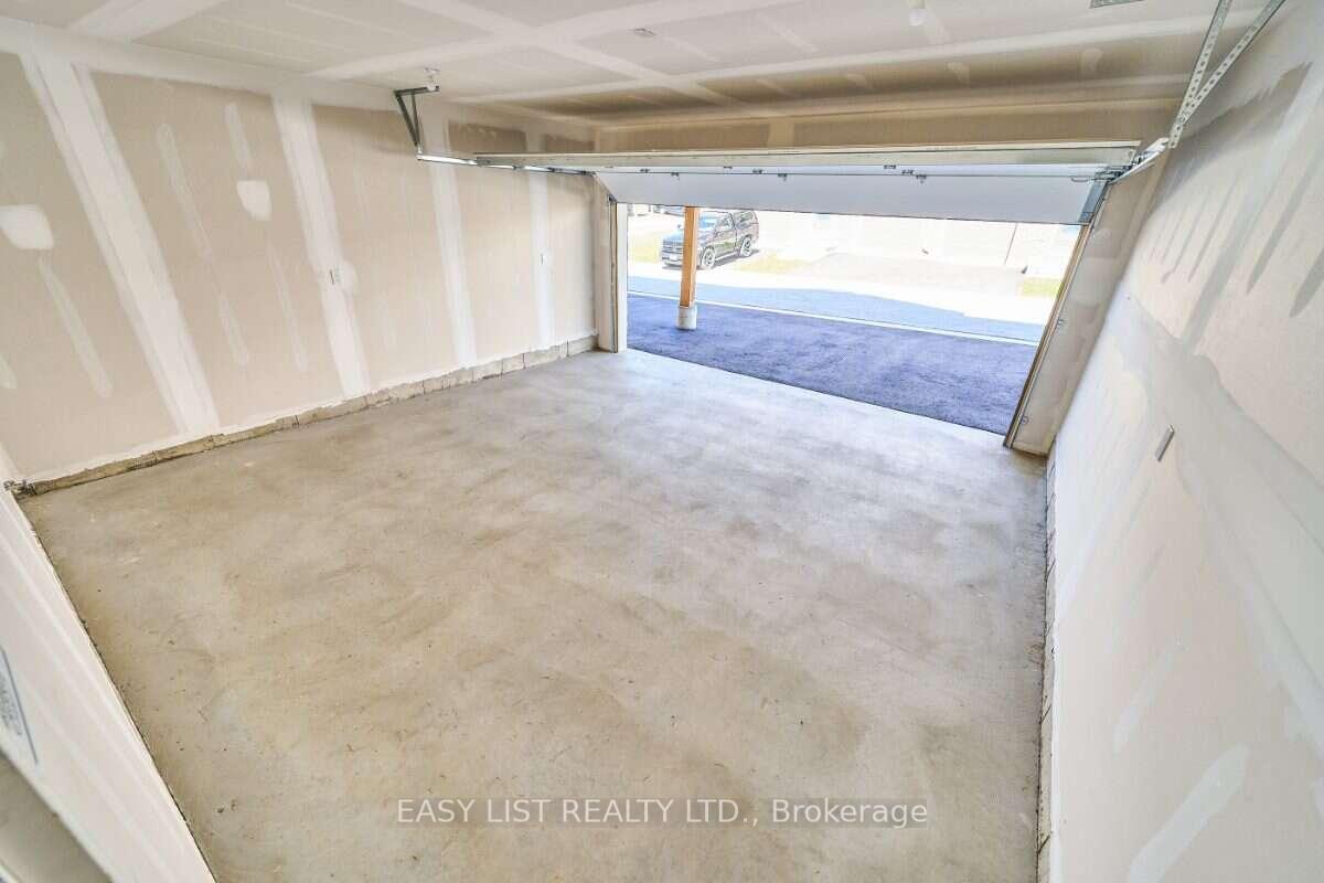 Photo 11 of 71 Addyman Crescent, Clarington, Newcastle — HOMEH