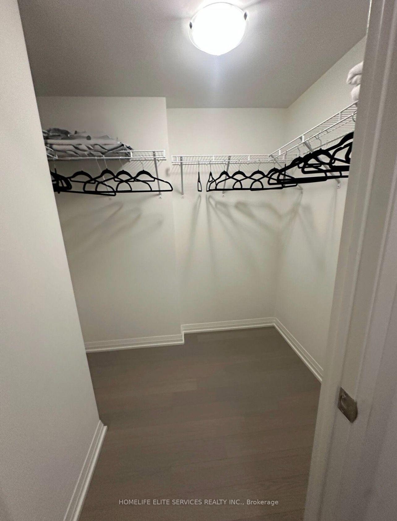 Photo 3 of 1415 Dundas Street E, Oakville, Joshua Meadows — HOMEH