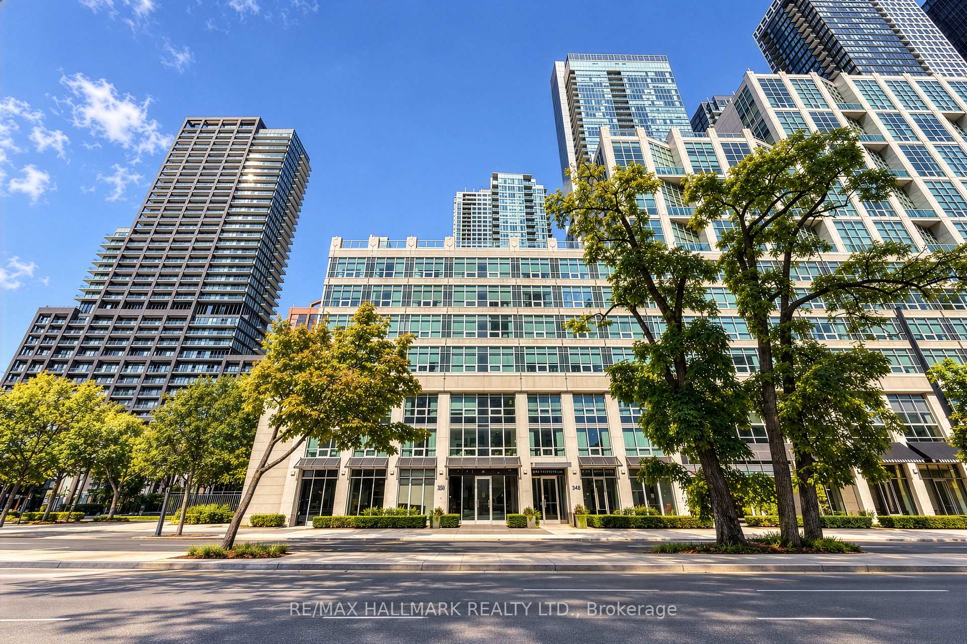 Photo of Unit M05, 350 Wellington Street W
