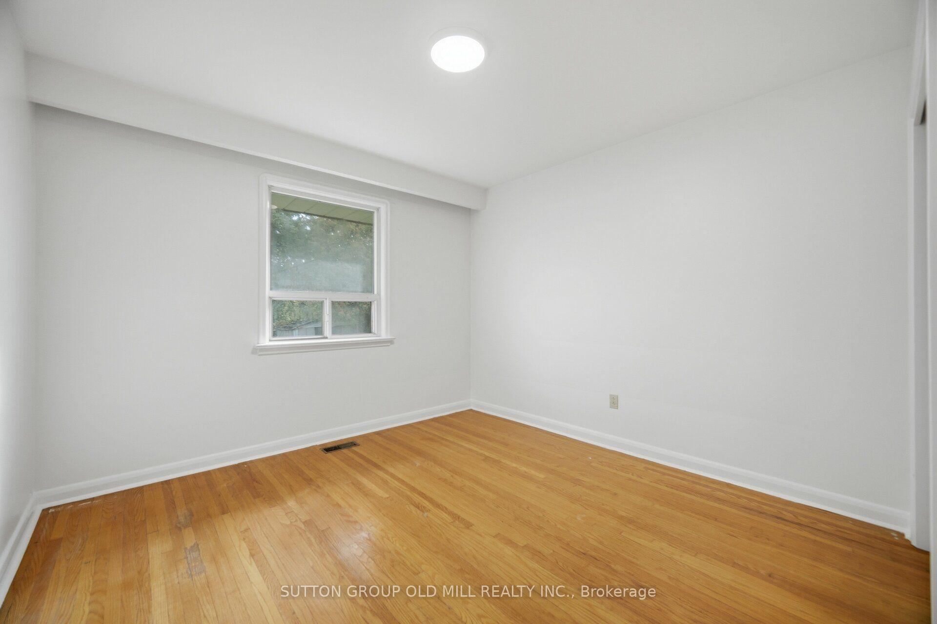 Photo 15 of 55 Sun Row Drive, Etobicoke, Kingsview Village-The Westway — HOMEH