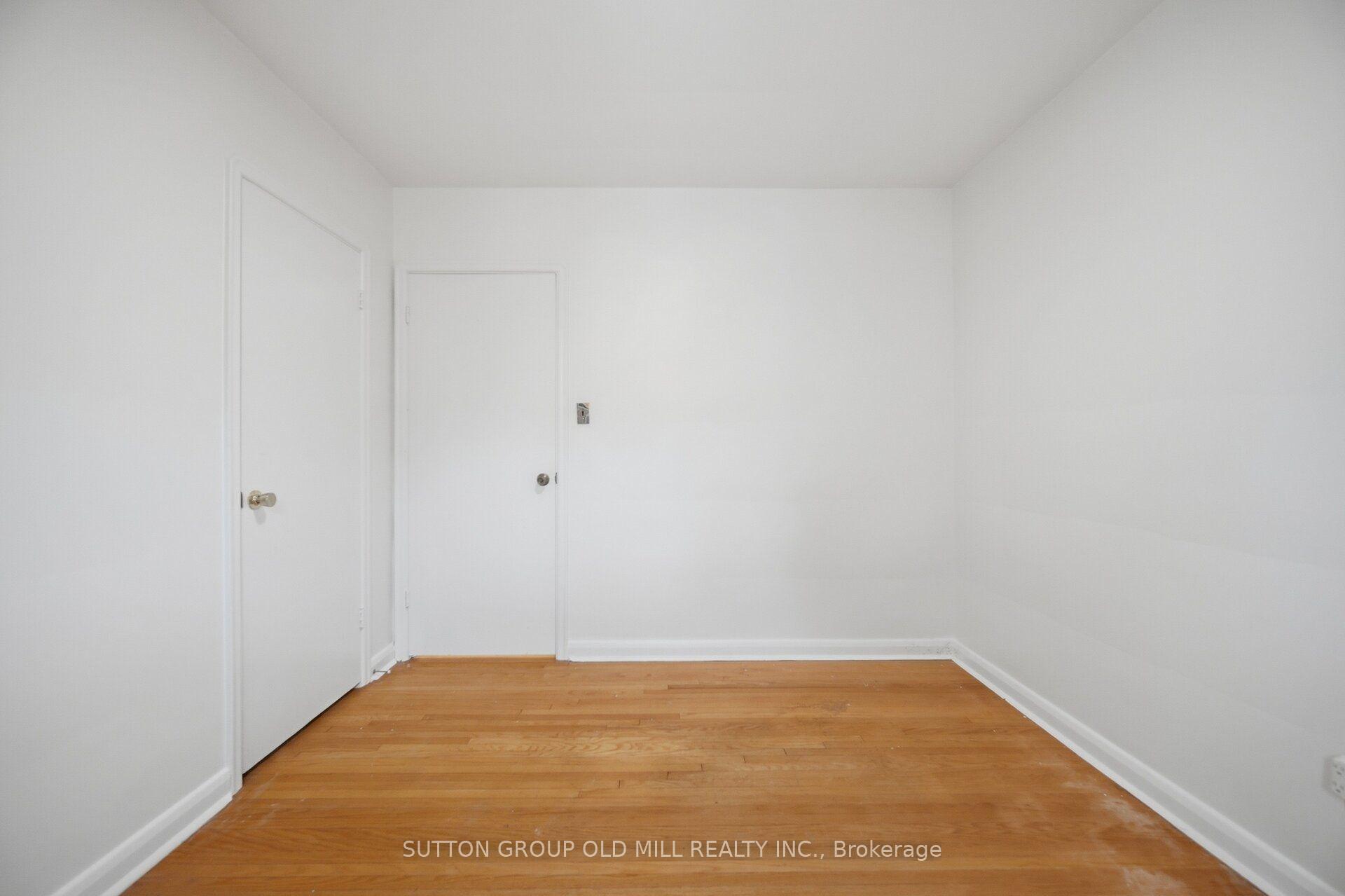 Photo 17 of 55 Sun Row Drive, Etobicoke, Kingsview Village-The Westway — HOMEH