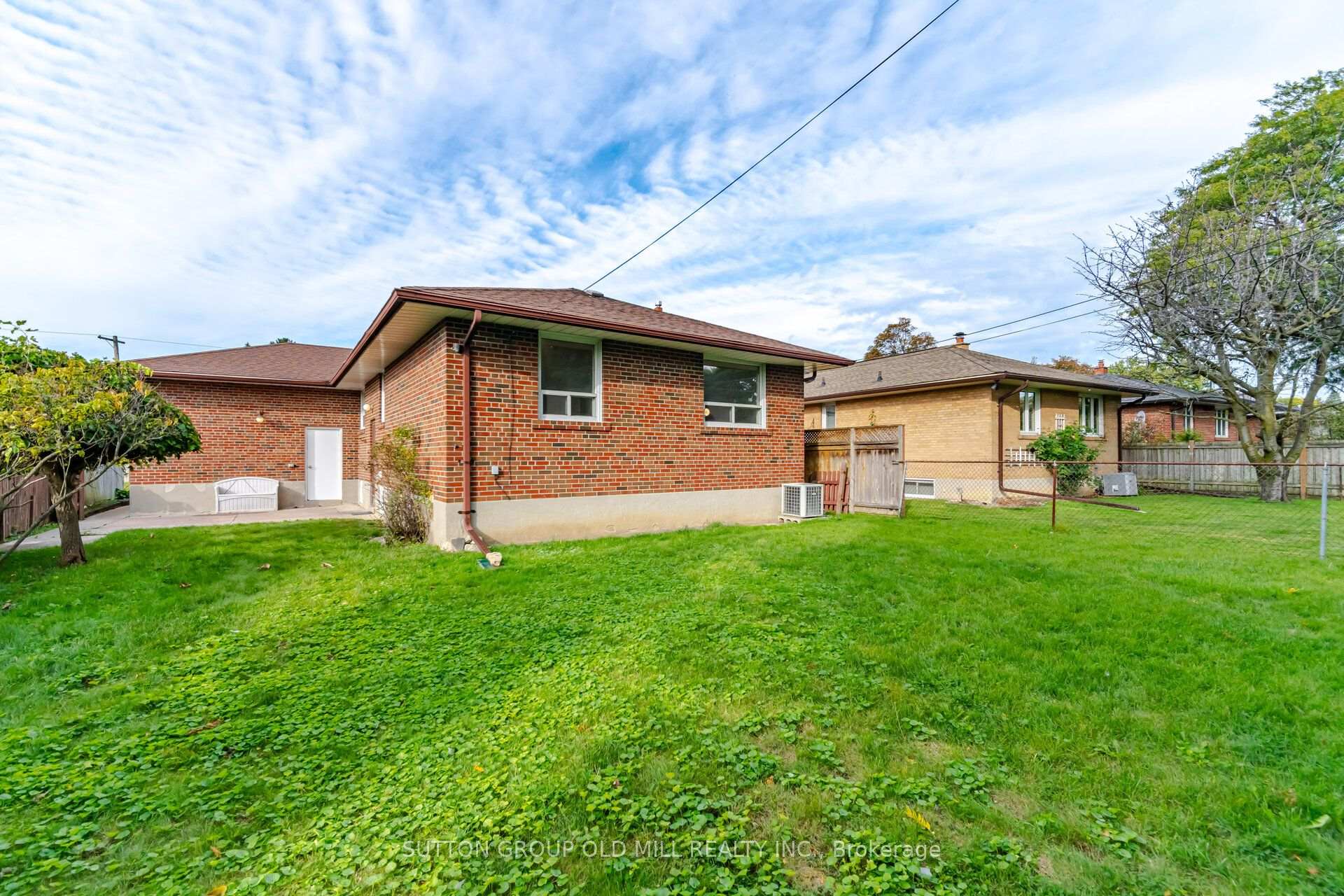 Photo 30 of 55 Sun Row Drive, Etobicoke, Kingsview Village-The Westway — HOMEH