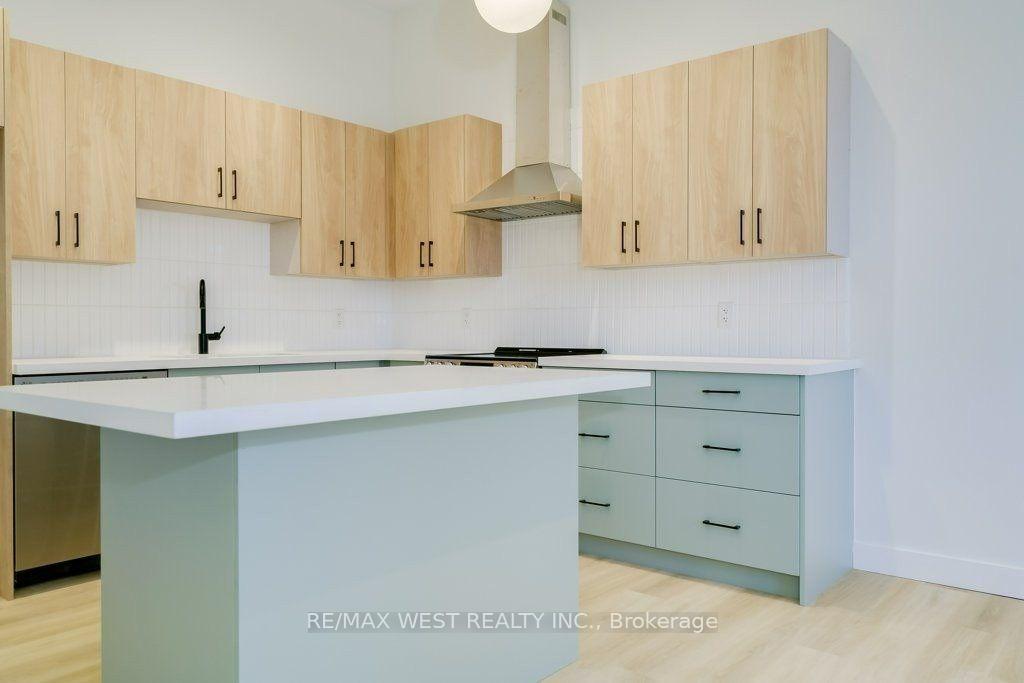 Photo 3 of Unit 202, 2083 Danforth Avenue, Toronto, Woodbine Corridor — HOMEH