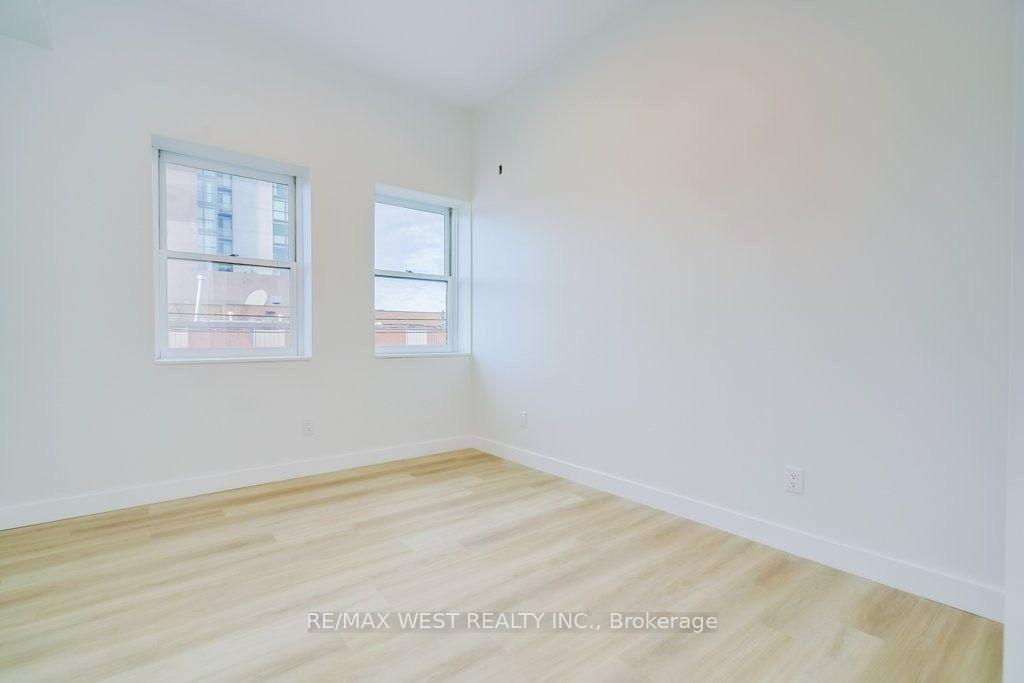 Photo 5 of Unit 202, 2083 Danforth Avenue, Toronto, Woodbine Corridor — HOMEH