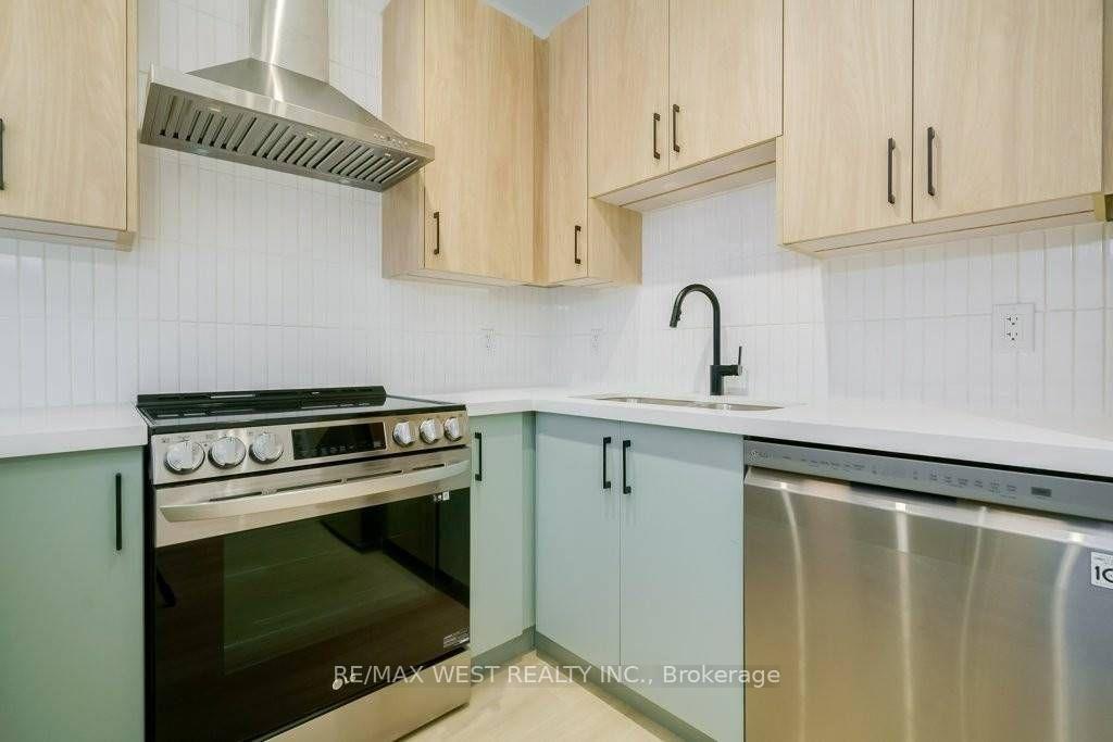 Photo 4 of Unit 202, 2083 Danforth Avenue, Toronto, Woodbine Corridor — HOMEH