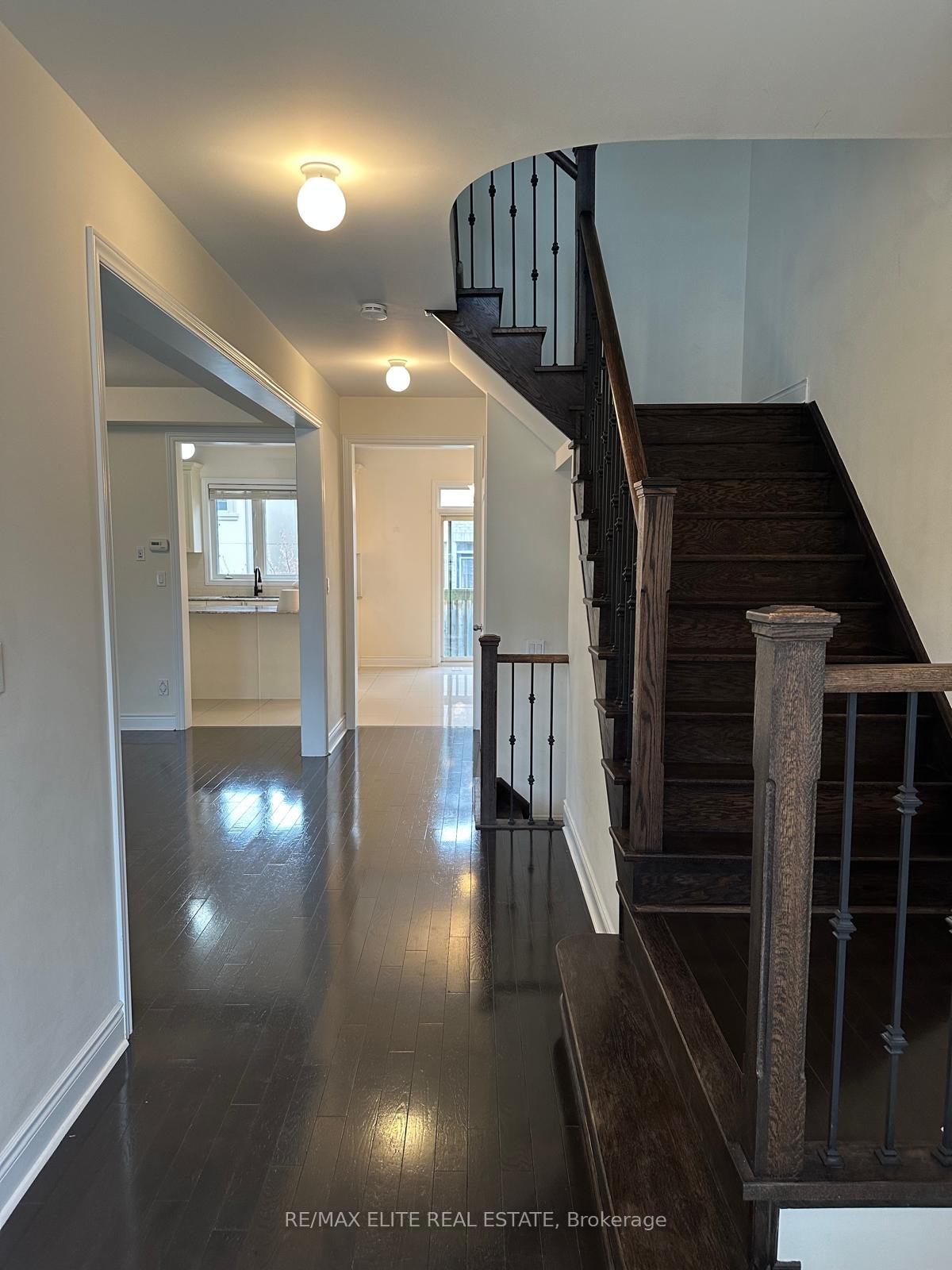 Photo 4 of 959 Ernest Cousins Circle, Newmarket, Stonehaven-Wyndham — HOMEH