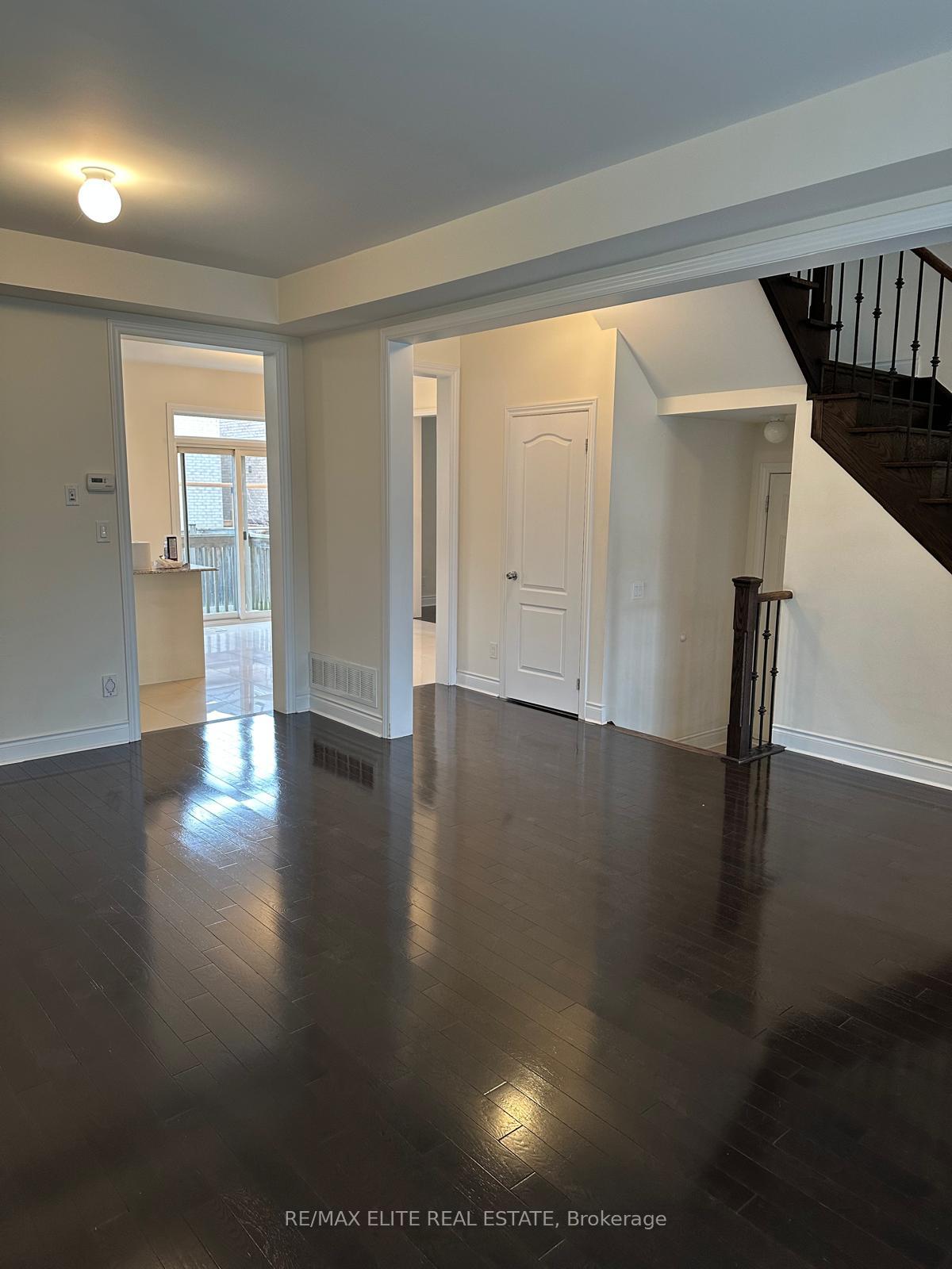 Photo 5 of 959 Ernest Cousins Circle, Newmarket, Stonehaven-Wyndham — HOMEH