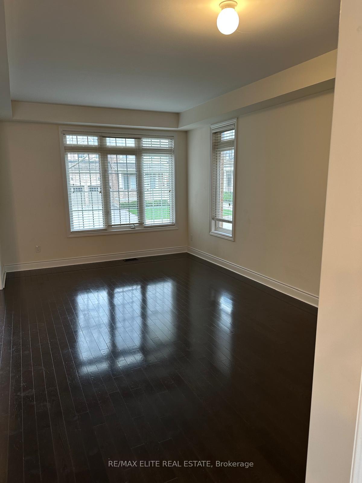 Photo 7 of 959 Ernest Cousins Circle, Newmarket, Stonehaven-Wyndham — HOMEH