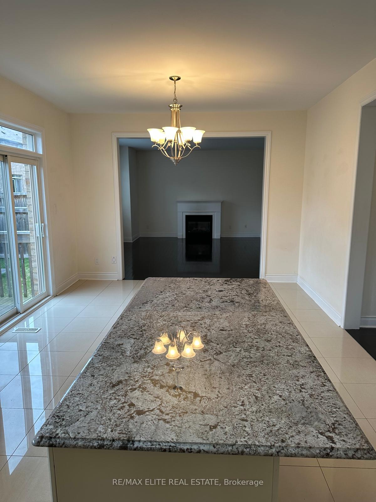Photo 9 of 959 Ernest Cousins Circle, Newmarket, Stonehaven-Wyndham — HOMEH
