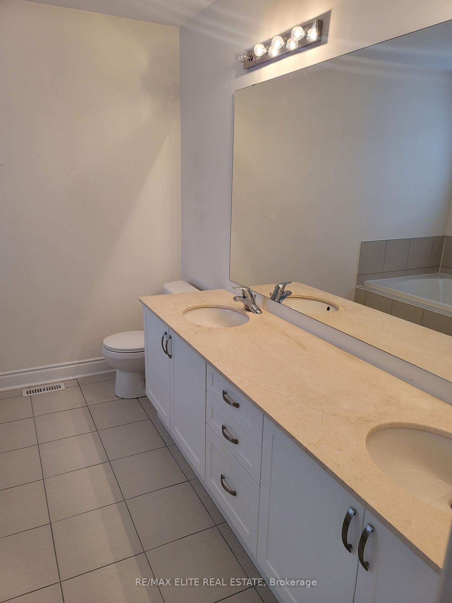 Photo 13 of 959 Ernest Cousins Circle, Newmarket, Stonehaven-Wyndham — HOMEH