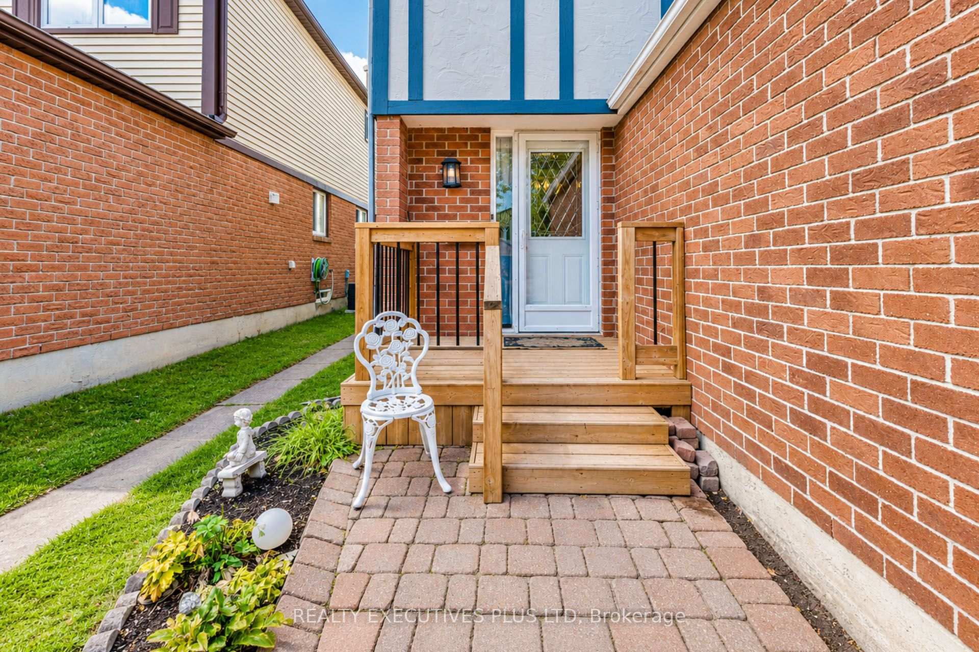 Photo 5 of 15 Mangrove Road, Brampton, Central Park — HOMEH