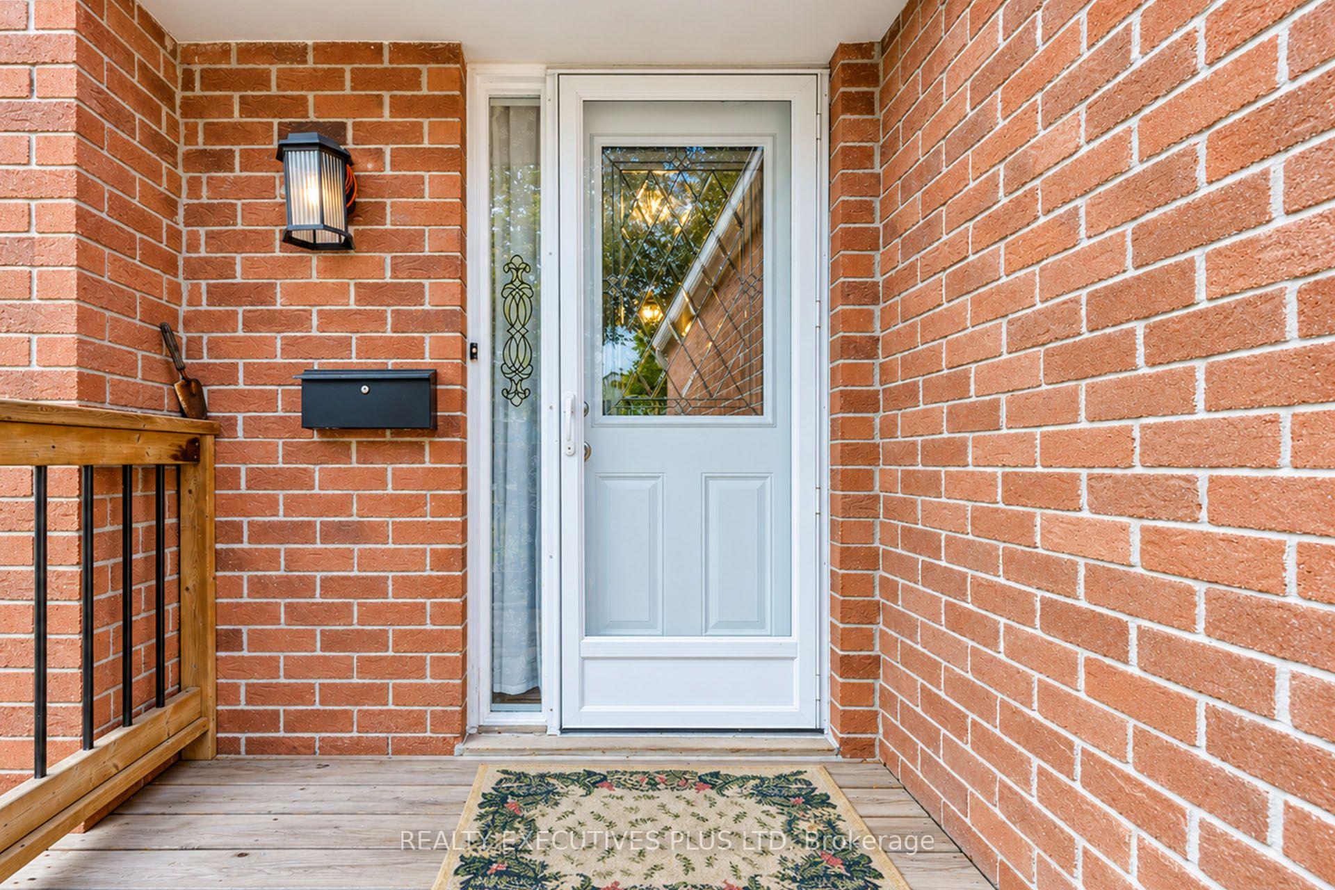 Photo 6 of 15 Mangrove Road, Brampton, Central Park — HOMEH