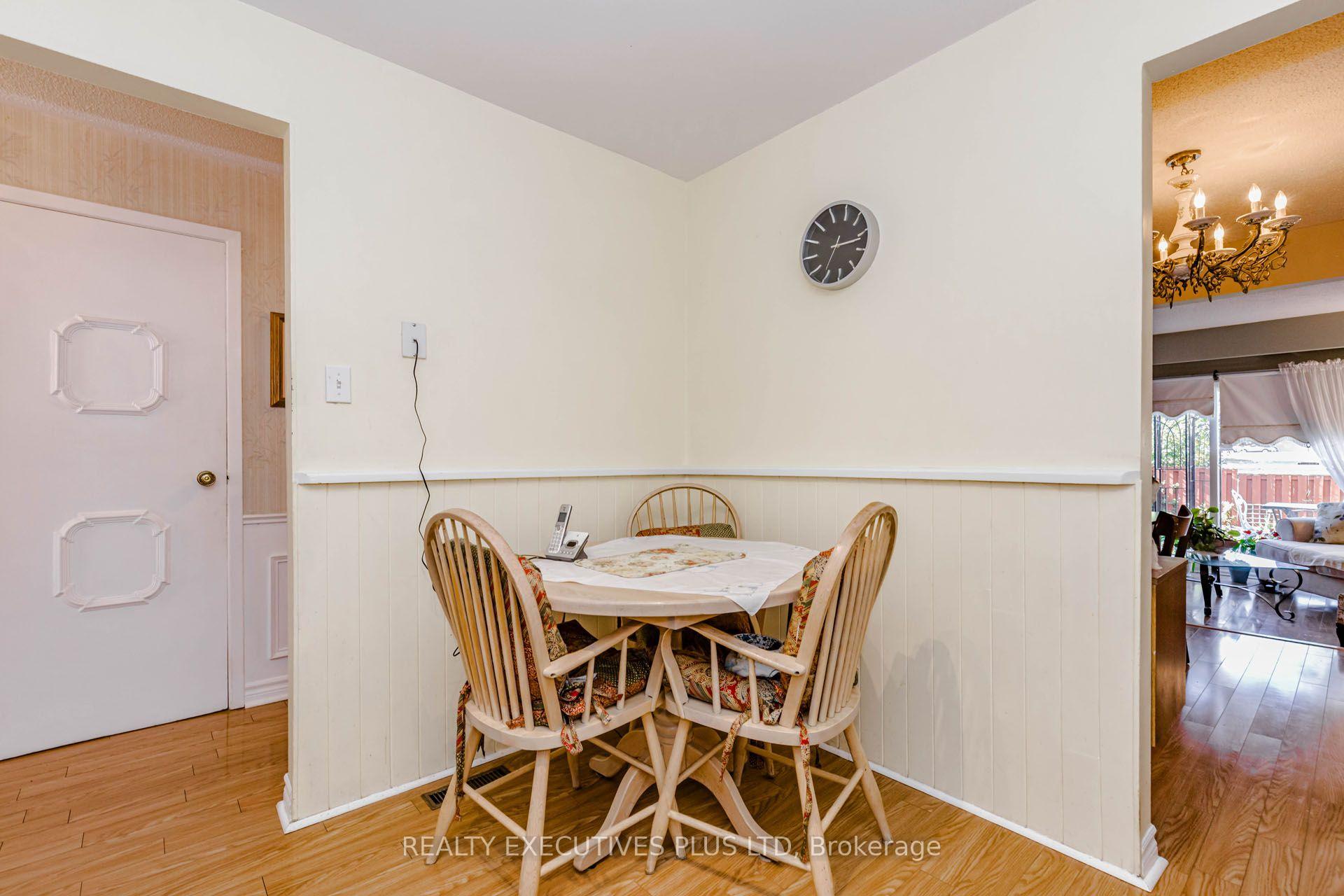 Photo 11 of 15 Mangrove Road, Brampton, Central Park — HOMEH