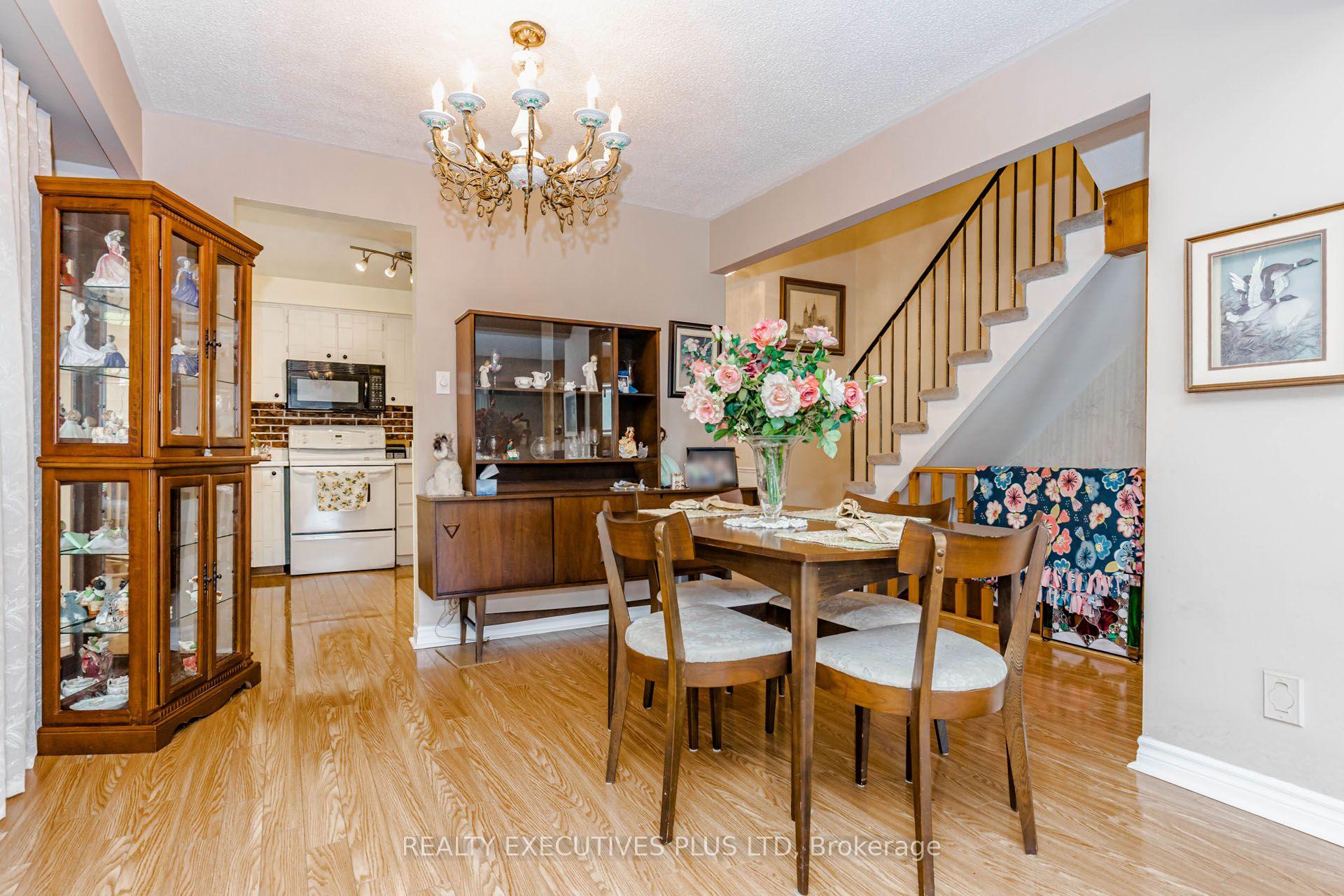 Photo 13 of 15 Mangrove Road, Brampton, Central Park — HOMEH