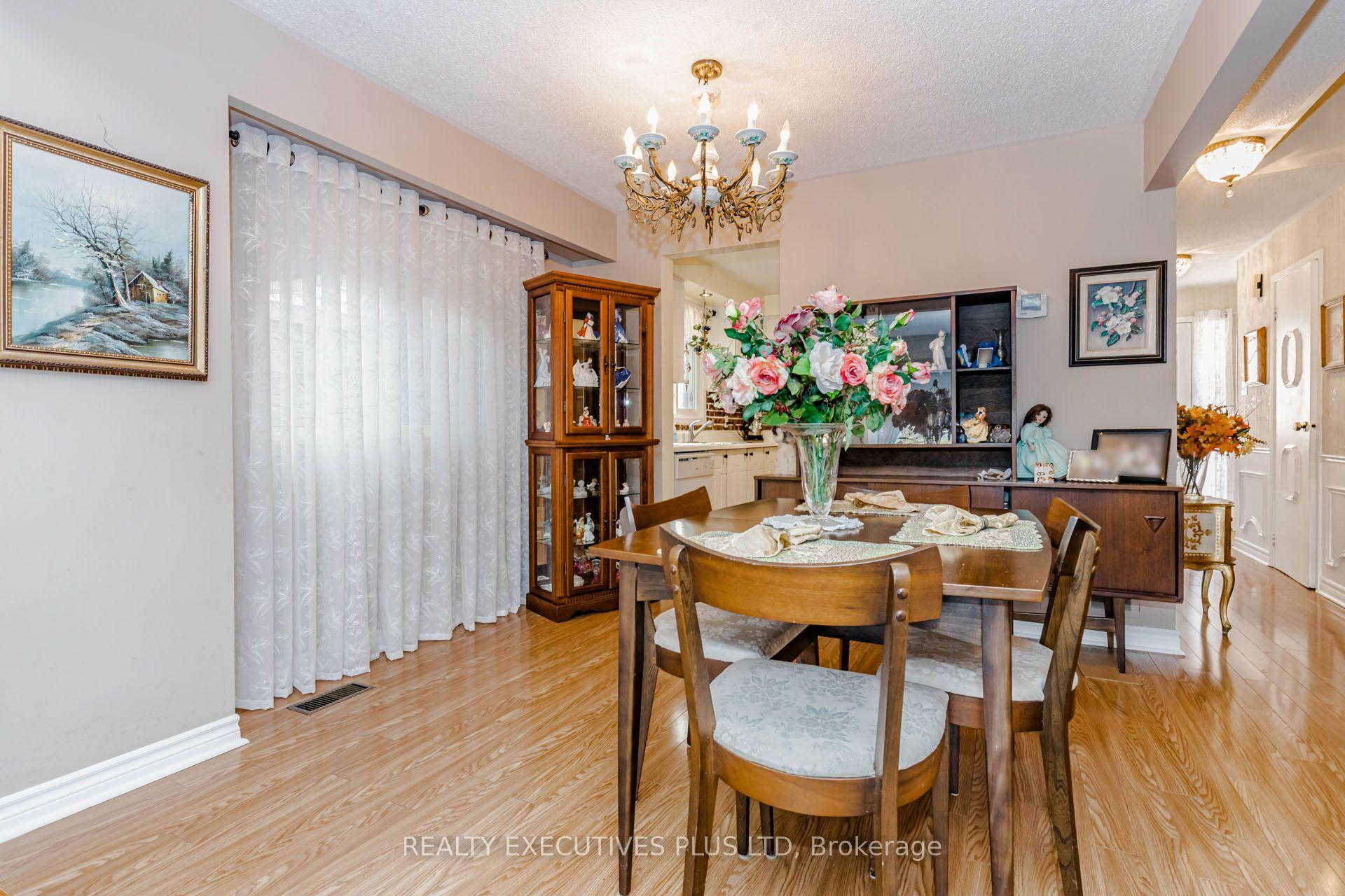 Photo 14 of 15 Mangrove Road, Brampton, Central Park — HOMEH