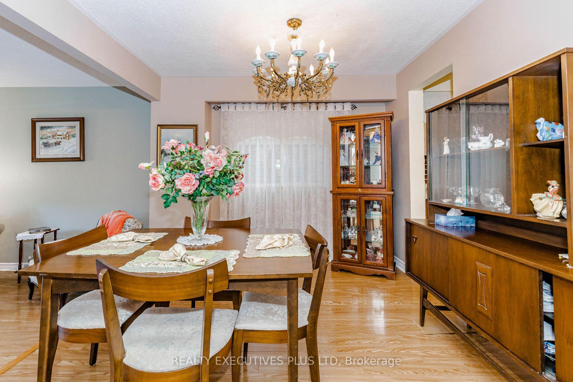 Photo 15 of 15 Mangrove Road, Brampton, Central Park — HOMEH