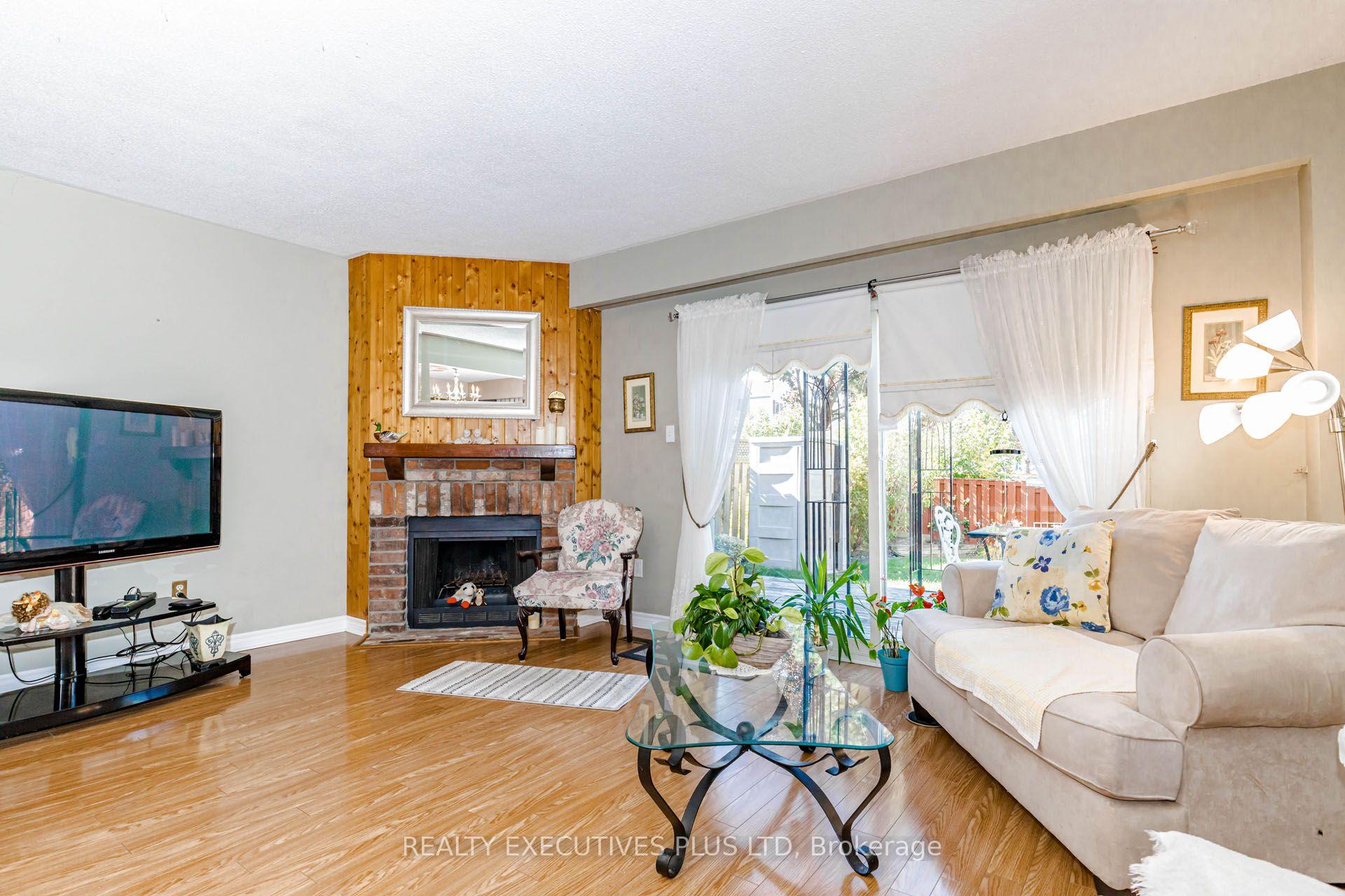 Photo 16 of 15 Mangrove Road, Brampton, Central Park — HOMEH