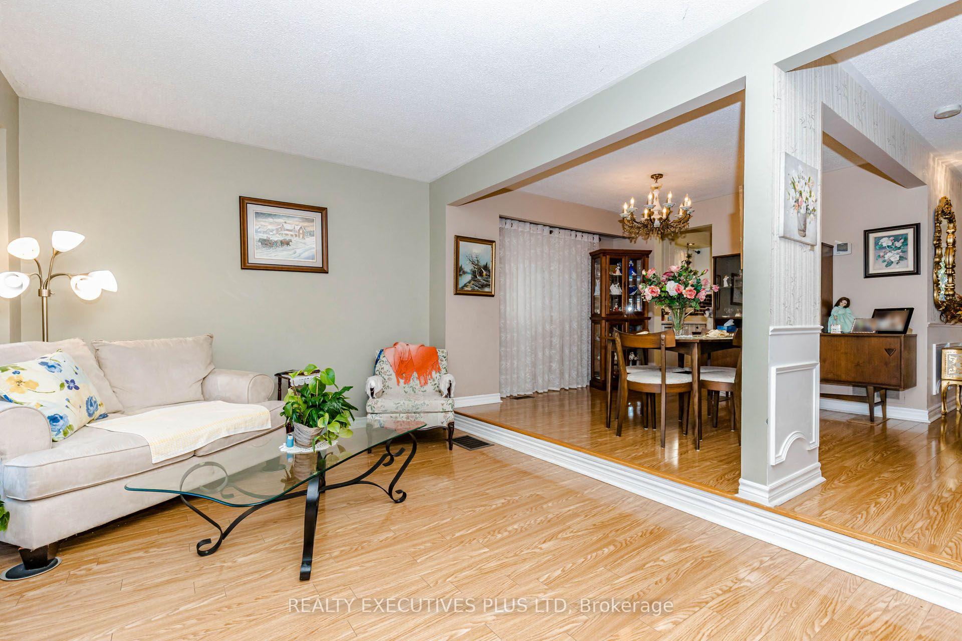 Photo 19 of 15 Mangrove Road, Brampton, Central Park — HOMEH