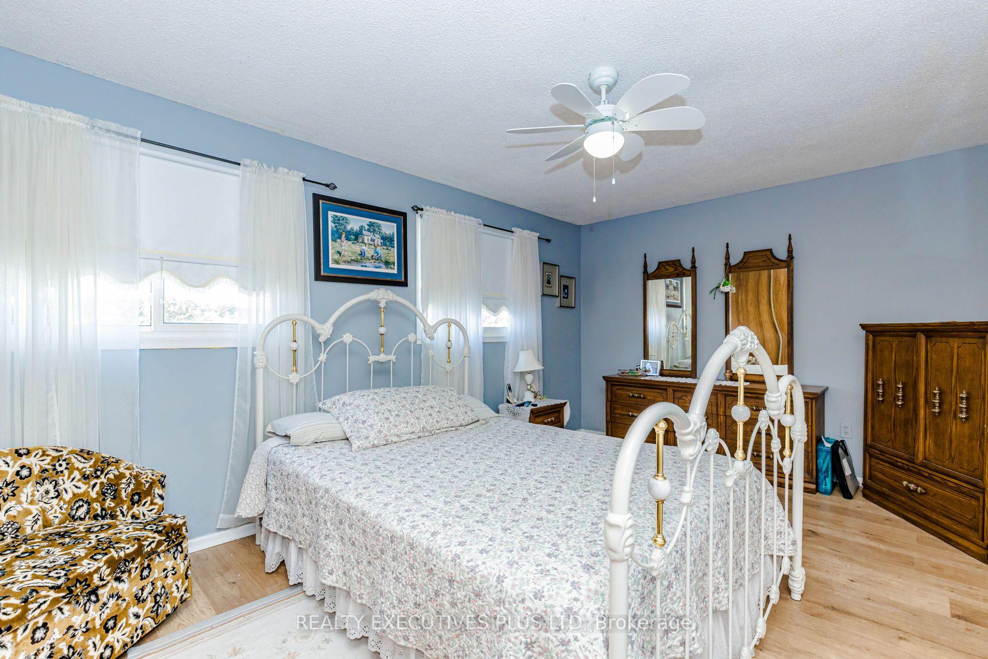 Photo 21 of 15 Mangrove Road, Brampton, Central Park — HOMEH