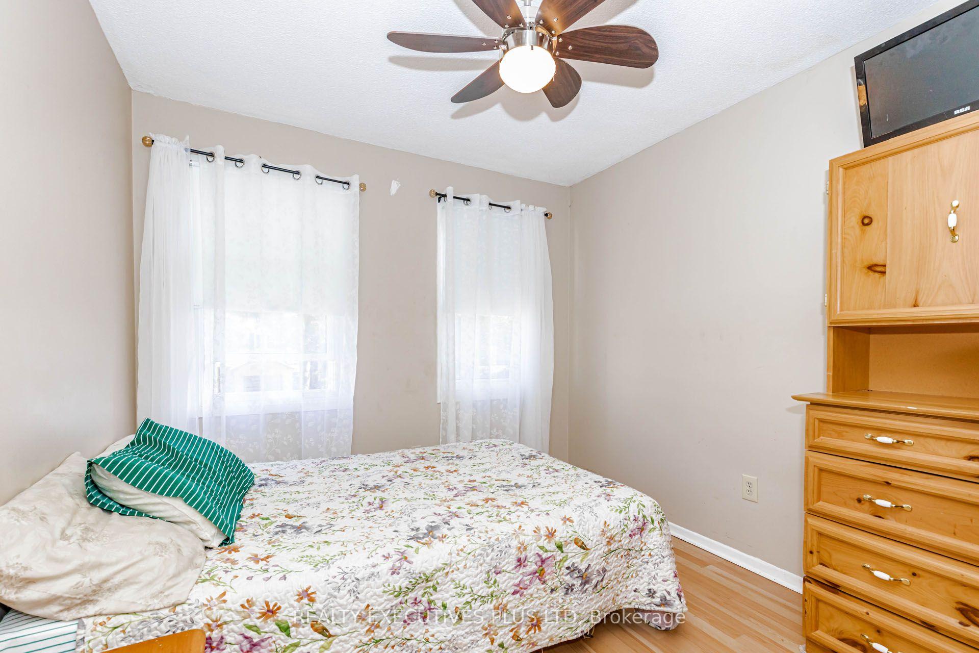 Photo 25 of 15 Mangrove Road, Brampton, Central Park — HOMEH