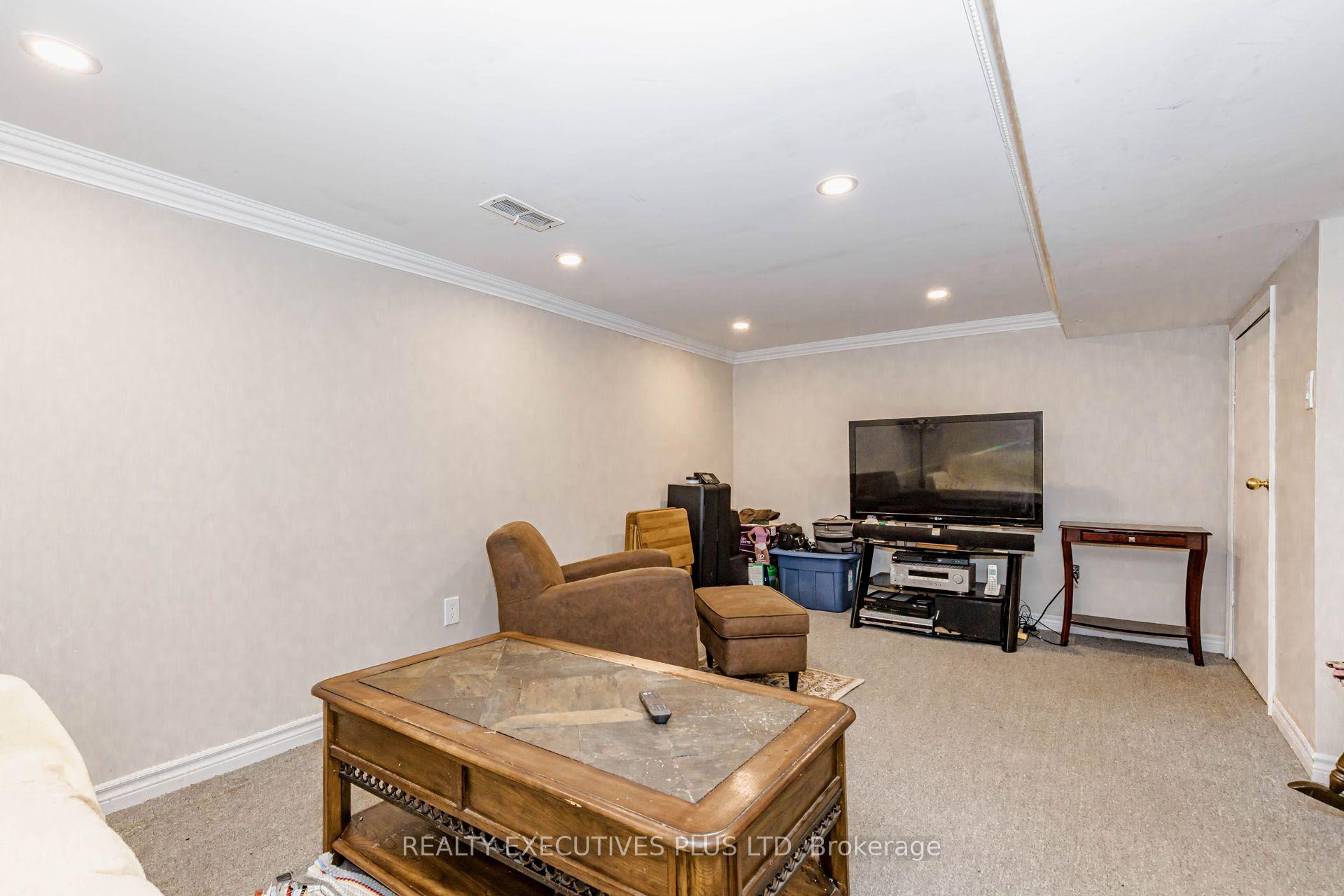 Photo 26 of 15 Mangrove Road, Brampton, Central Park — HOMEH