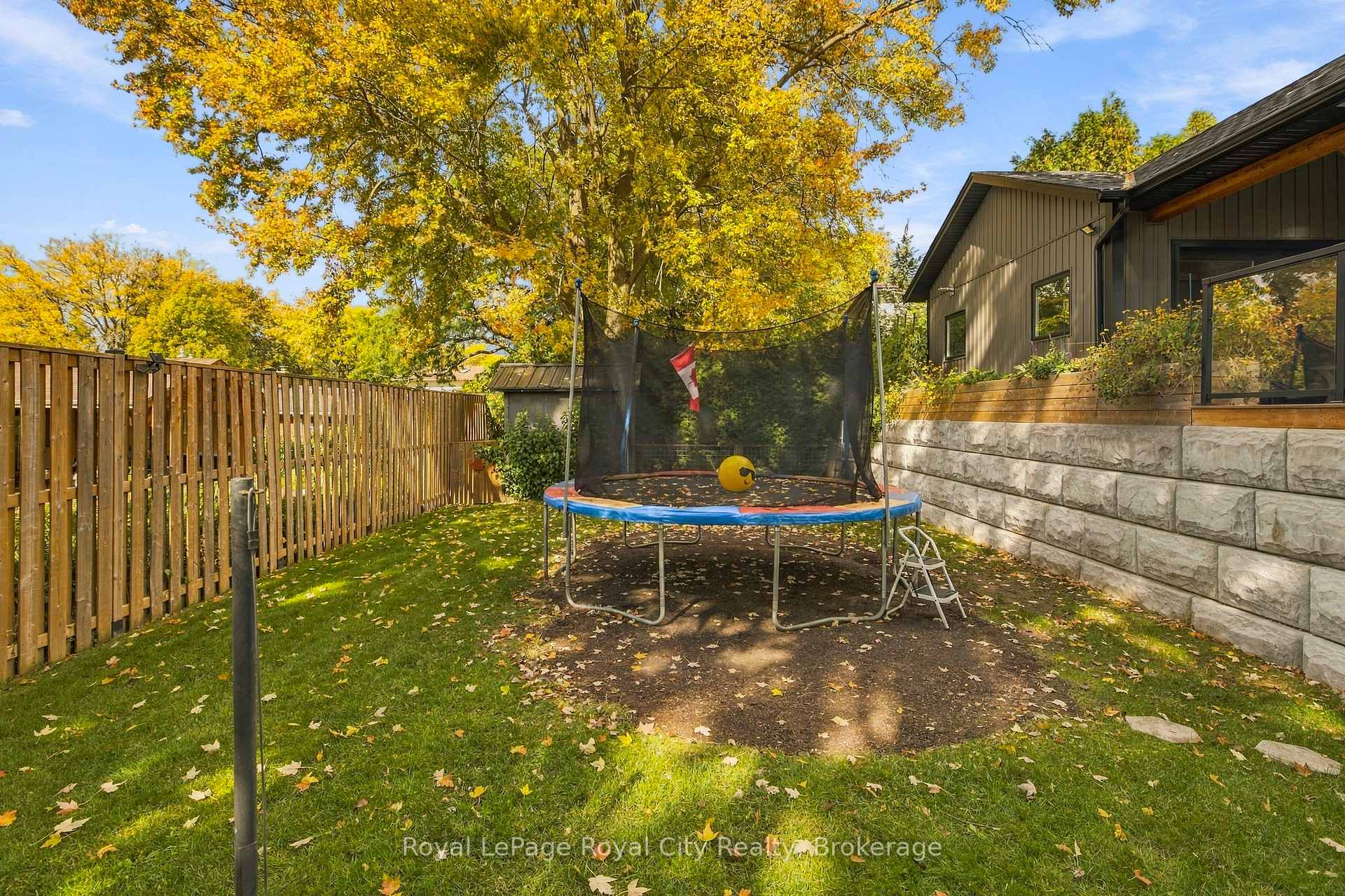 Photo 41 of 58 Walnut Drive, Guelph, General Hospital — HOMEH