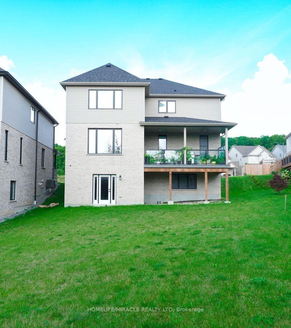 Photo 37 of 249 Ladyslipper Drive, Waterloo, Columbia Forest/Clair Hills — HOMEH