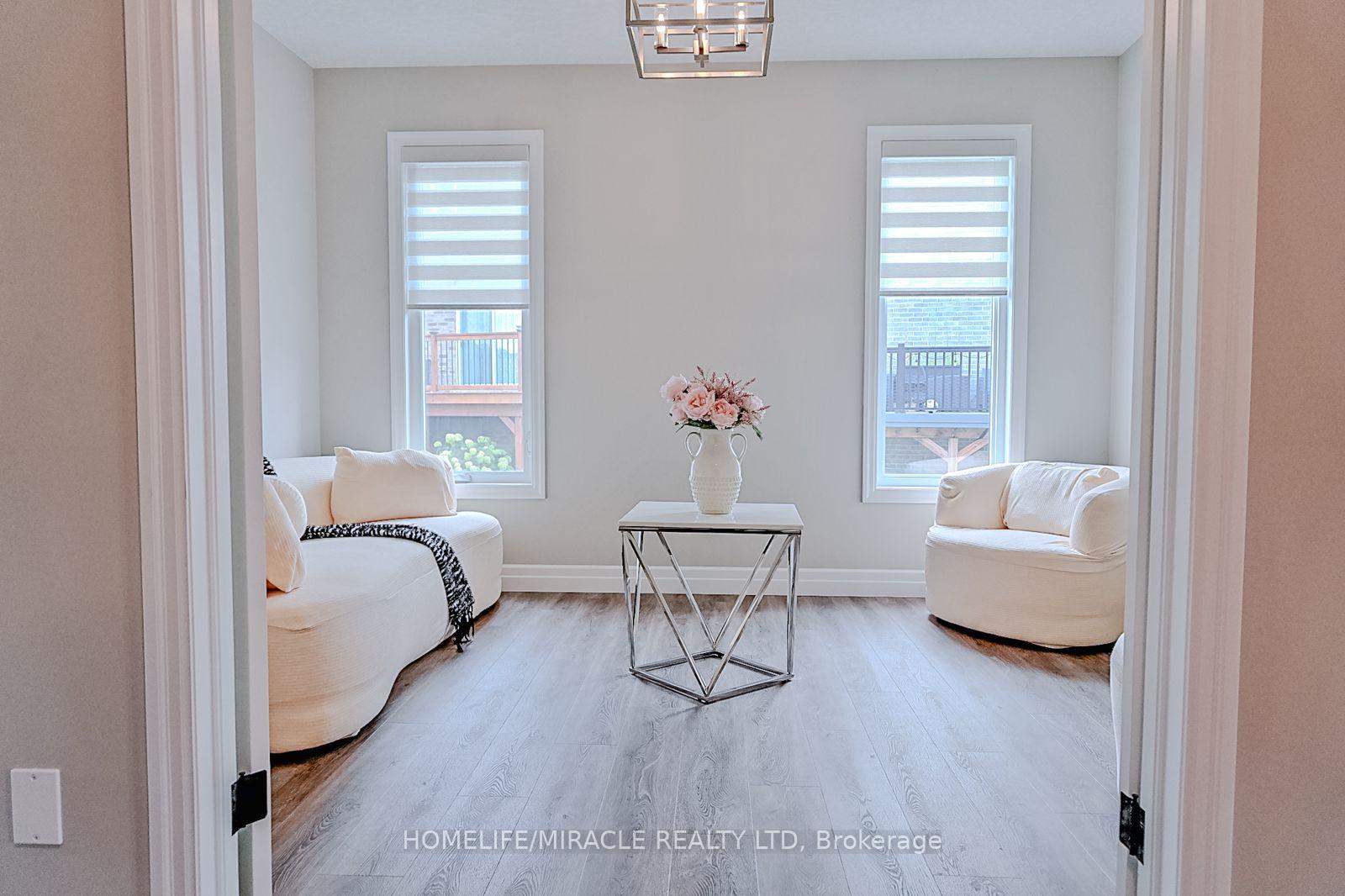 Photo 6 of 249 Ladyslipper Drive, Waterloo, Columbia Forest/Clair Hills — HOMEH